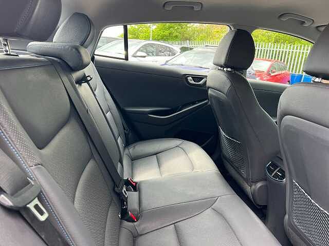 Hyundai Ioniq 1.6 GDi Plug-in Hybrid Premium SE 5dr DCT