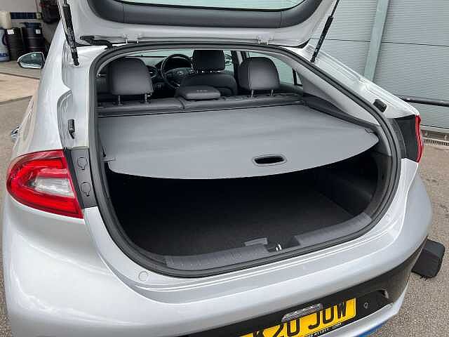 Hyundai Ioniq 1.6 GDi Plug-in Hybrid Premium SE 5dr DCT