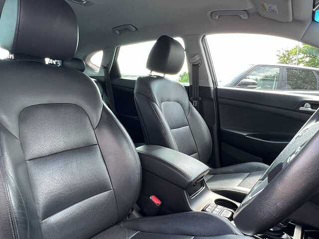 Hyundai Tucson 2.0 CRDi 48V MHD Premium 5dr 4WD DCT