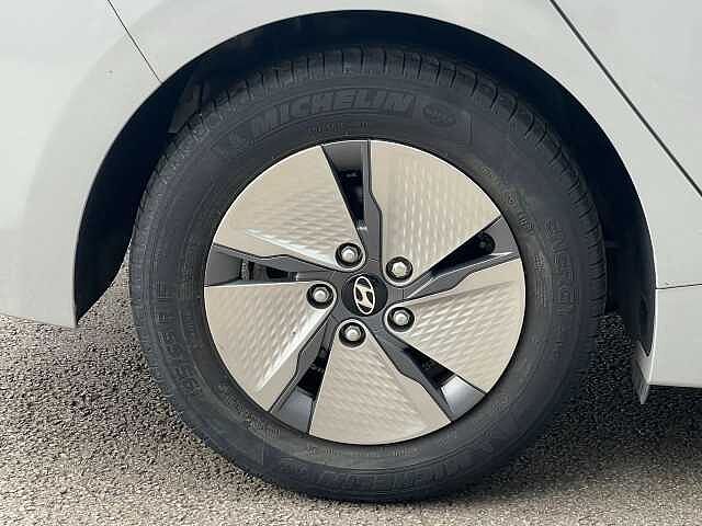 Hyundai Ioniq 1.6 GDi Hybrid Premium 5dr DCT